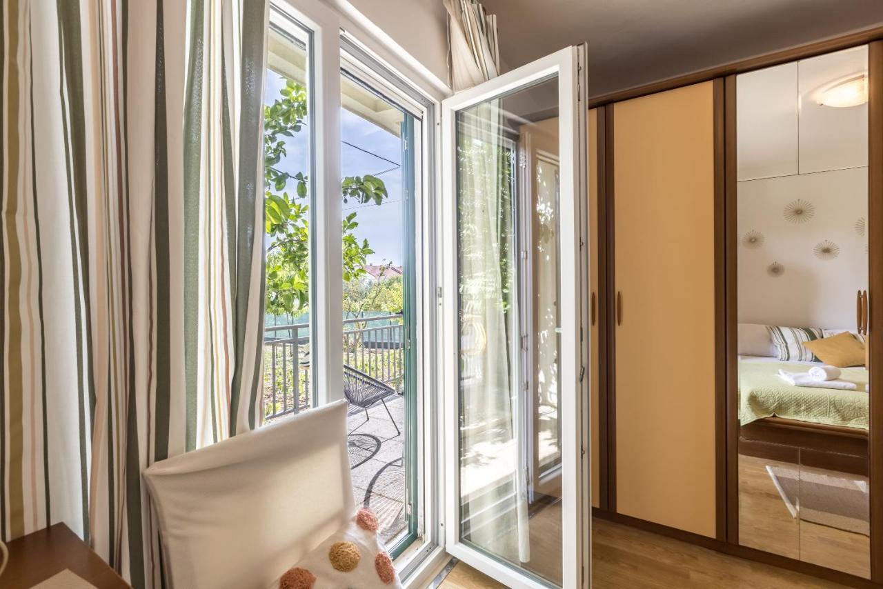 Citrus Accommodation Каштела Екстер'єр фото