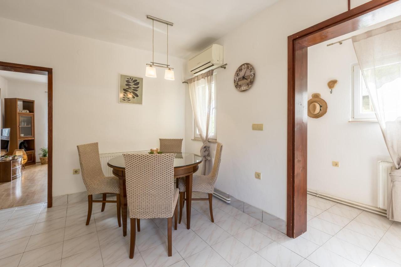 Citrus Accommodation Каштела Екстер'єр фото