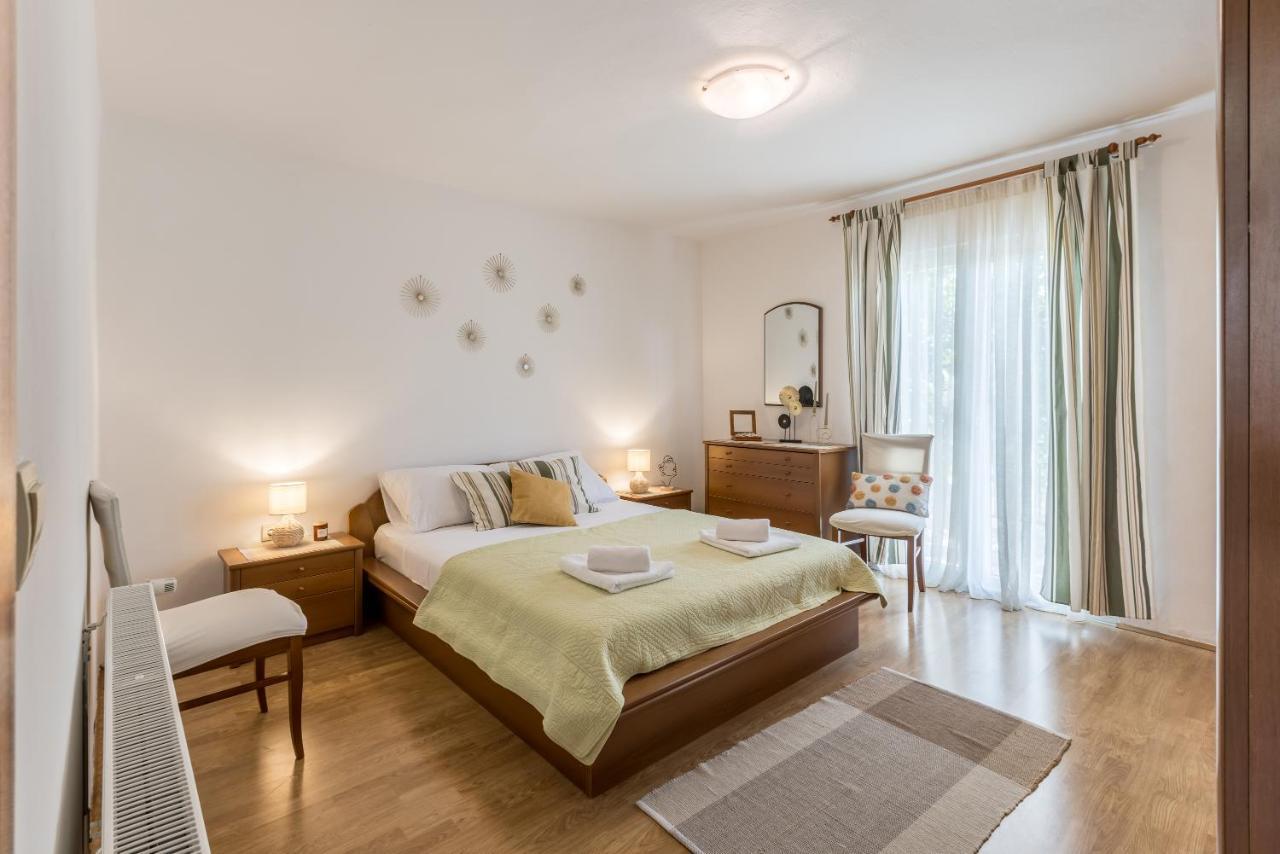 Citrus Accommodation Каштела Екстер'єр фото