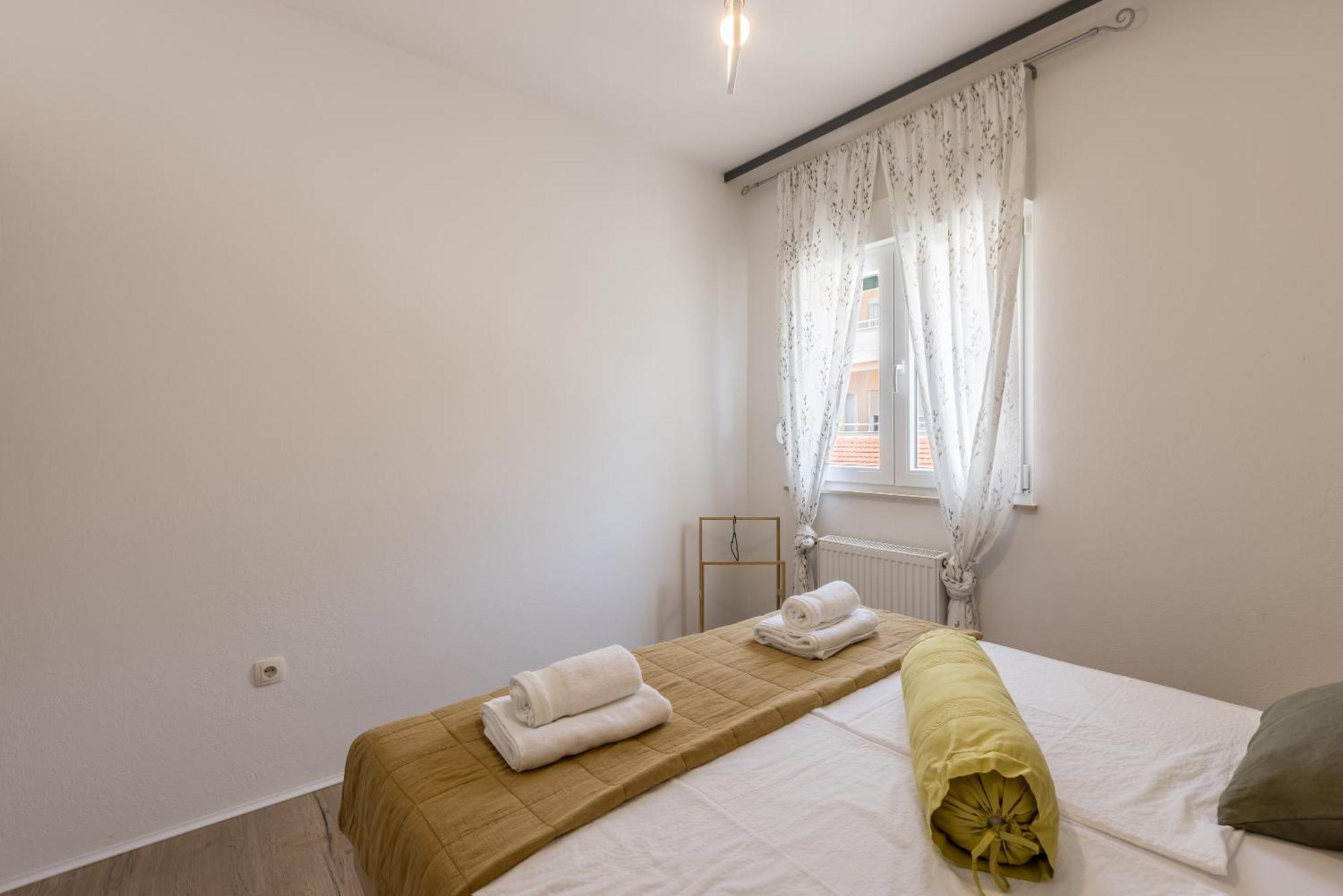 Citrus Accommodation Каштела Екстер'єр фото